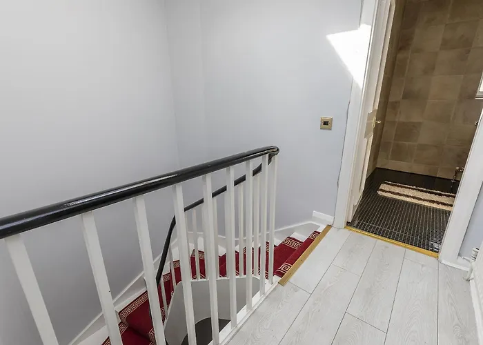Gorgeous 4 Bedrooms Apartment Near Hyde Park And Oxford St